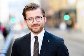 Juli 1995) er en norsk politiker for venstre, fra askøy utenfor bergen.siden 29. Un Environment Assembly Set To Galvanize Global Action For Nature