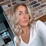 Nicole Cutts's Instagram, Twitter & Facebook