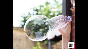 Grazie alla tecnologia moderna, le composizioni per le bolle di sapone a casa possono essere variate indefinitamente, sperimentare componenti, aggiungere colore usando i coloranti. Bolle Di Sapone Fai Da Te Youtube