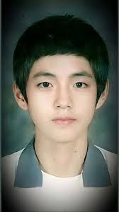 INFO] #V becomes the First and Only Korean/Kpop Soloist to reach 17 Million  Followers