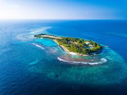 It lies southwest of sri lanka and india, about 700 kilometres. Maldives Seeks Help To Save Its Islands From Submerging Times Of India Travel