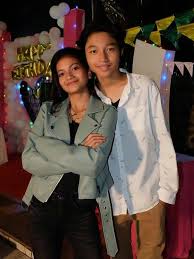 Oct 20, 2017 · kalau sudah ketemu angka 4 jumlahkan gan dengan tanggal lahir kita,contohnya tadi tanggal 7 , maka (4+7 =11) 5. Foto Mesra Dengan Pacar Kiesha Alvaro Diperingatkan Okie Agustina Showbiz Liputan6 Com