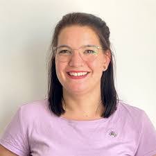 Nina Schnell's Instagram, Twitter & Facebook