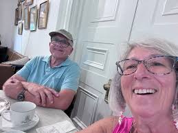 What coffee shops are near Airline Drive in Metairie?