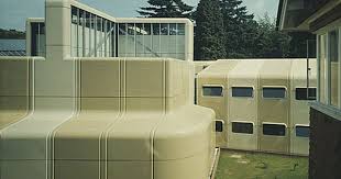 Olivetti Training School Haslemere Surrey 1973 By James Stirling Training Centre For The Olivetti Corp Training School Brutalist Architecture Architecture
