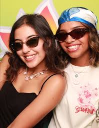 Tomorrow is World Kombucha Day! Watch our girl Brittany Broski learn how to  make real, authentic Kombucha with our Founder GT Dave. #KombuchaKing  #KombuchaGirl #GTsKombucha #GTDave #KombuchaFace #HowToMakeKombucha #SCOBY