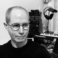 Lee Bloomfield's Instagram, Twitter & Facebook