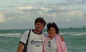 Tak na życie zarabiała w młodości żona zenka. Zenon Martyniuk Wstydzil Sie Podejsc Do Danuty A Wkrotce Obchodzic Beda 30 Rocznice Slubu Historia Ich Milosci To Gotowy Scenariusz Na Film
