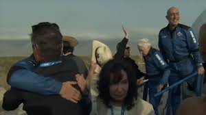 لكن جيف بيزوس اتهم أوائل فبراير/شباط الماضي ديفيد بيكر بمحاولة ابتزازه بالتهديد بنشر صور سلفي تخص علاقته الحميمية. I0dtwmh9wlhcvm