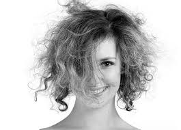 Ricordate anche che di norma per poter eliminare le doppie punte (tra le cause principali del crespo) è sufficiente . Capelli Crespi