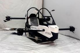 سكاي ليرة" تحلّق في سماء الابتكار: أول سيارة طائرة لبنانية 🇱🇧 في إنجاز  فريد من نوعه، نجح المهندس الميكانيكي اللبناني هشام حسامي في إتمام مشروع "سكاي  ليرة"، أول سيارة طائرة كهربائية تُصنع