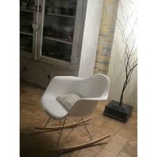 Chaise à bascule au meilleur prix parmi le plus grand choix du web sur meubles.fr. Eames Fauteuil Rar Vitra Voltex