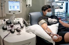A technician will draw blood from the donor's arm. F D A Allows Expanded Use Of Convalescent Plasma To Treat Coronavirus Patients The New York Times