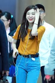 Red velvet members profile , facts , height & names red velvet (레드벨벳) was formed by sm entertainment on august 1, 2014. Full Profile Of Red Velvet Members Name Religion Height Weight And Facts Channel K