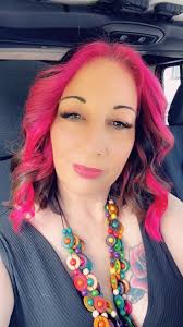 Today I colored my hair to match my Jeep how fun for summer🩷🩷🩷