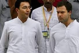 Uttar pradesh, siyasetçi jitendra prasad ve karısı kanta prasada'nın oğlu olarak shahjahanpur'da doğdu. Cong Leader Jitin Prasad Likely To Join Bjp Shortly Was Part Of G 23