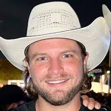 Lauren Buckler and Casey Costello's Wedding Website