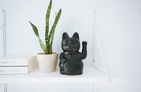 14 Decors Minimalistes Inspirants Qui Donnent Envie De Desencombrer Devenir Minimaliste Trucs Et Astuces Maison Rangement Papier Administratif