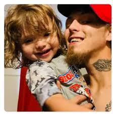 Mitchell Steen's Instagram, Twitter & Facebook