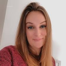 Emma Dyer's Instagram, Twitter & Facebook