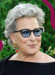Bette Midler S Tweets Show Everything That S Wrong With White Feminism Women In Music Bette Midler Bette