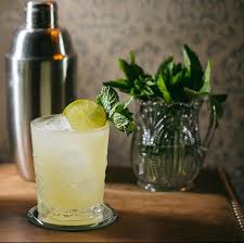 Así sea un simple vodka con piña o bien algo artesanal más imaginativo, el vodka proporciona un apoyo sólido para casi todos coctel. 15 Best Mint Cocktails Easy And Refreshing Mint Drink Recipes For Spring