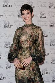 Anne jacqueline hathaway (born november 12, 1982) is an american actress and singer. Anne Hathway With Short Hair The Hollywood Gossip
