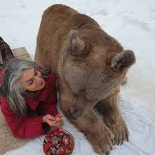 Look At Those Nails He Is So Super Clean Gorgeous Bear Exercise6 5 7enterapositivenumber Cute Baby Animals Cute Animal Videos Baby Animals