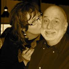 Plant Sunflowers in a Ring to Make a Sunflower Fort for the kids. So fun!  Source