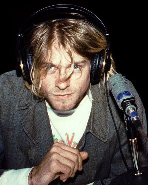 Hasil gambar untuk kurt cobain"