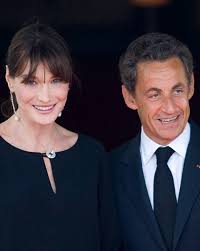 Nicolas sarkozy could face trial over claims that he received €50m in cash stuffed into suitcases from late libyan dictator muammar gaddafi. Carla Bruni Nicolas Sarkozy Grosse Freude In Frankreich Gala De