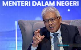 Datuk seri hamzah bin zainudin (r) with british high commissioner to malaysia (l) h.e. Bernama Cops Told To Conduct Further Probe Over Assault On Bodyguards For Fasting