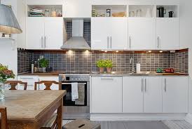 مطبخ لامع أبيض في الصورة الداخلية Cerceis Com