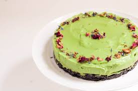 Spread the rice on 2/3 of the nori sheet and press it on. Veganer No Bake Cake Mit Avocado Und Oreo Tortchen Made In Berlin