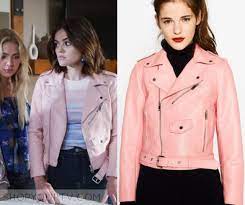 Pretty Little Liars Season 7 Episode 11 Aria S Pink Moto Jacket Shop Your Tv Pretty Little Liars Fashion Pretty Little Liars Outfits Pll Outfits