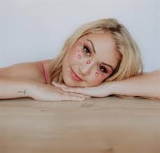 Louis Mo's Instagram, Twitter & Facebook