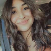 Caroline Ruiz's Instagram, Twitter & Facebook