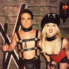 Kaley Cuoco and Johnny Galecki Get Crazy in Behind-the-Scenes Photo from  The Big Bang Theory