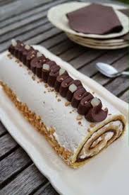 Gateau Roule Poire Chocolat A La Chantilly Au Mascarpone Plus Poire Au Chocolat Gateau Au Poire Dessert Noel