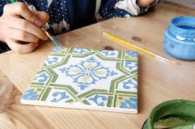 Eventuell planen zum schutz vor verschmutzungen der farbe und des lacks. Malen Sie Traditionelle Porto Fliesen Werkstatt Zur Verfugung Gestellt Von Gazete Azulejos Porto District Tripadvisor