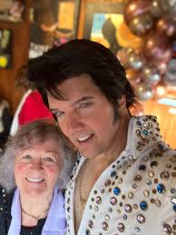 Hire Lloyd Aron Douglas