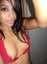 Girls Downblouse Cleavage - XXXPornoZone.com