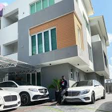 Being one of the highest paid. Kizz Daniel Shows Off His House Cars