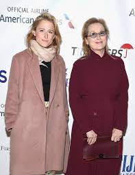 Meryl streep makes everything sound more interesting. Mini Me Diese Kinder Sehen Genauso Aus Wie Ihre Promi Eltern Mamie Gummer Meryl Streep Celebrity Kids