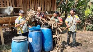 We did not find results for: Babinsa Koramil 421 07 Sidomulyo Fermentasikan Daun Kering Jadi Pakan Ternak Lampung Raya News