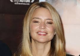 Virginie Efira, radieuse à l'avant-première de « Madeleine Collins »