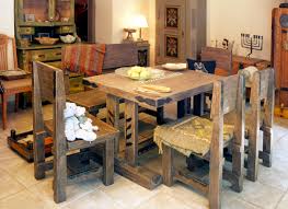 La cocina es el corazón rústico de la casa, con sus vigas vistas, el suelo de barro y unos artesanales muebles de. Fotos De Interiores De Casas Rusticas Vix