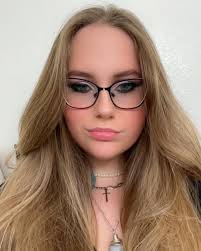 Carly Frick's Instagram, Twitter & Facebook