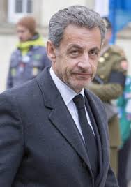 L'ancien président de la république a été déclaré coupable dans l'affaire des écoutes. Nicolas Sarkozy A Fait Pleurer Une Jeune Fille