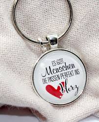 Schlusselanhanger Mit Freundschaftsspruch Kleines Geschenk Fur Die Grosse Freundschaft Keychain Personalized Items Presents